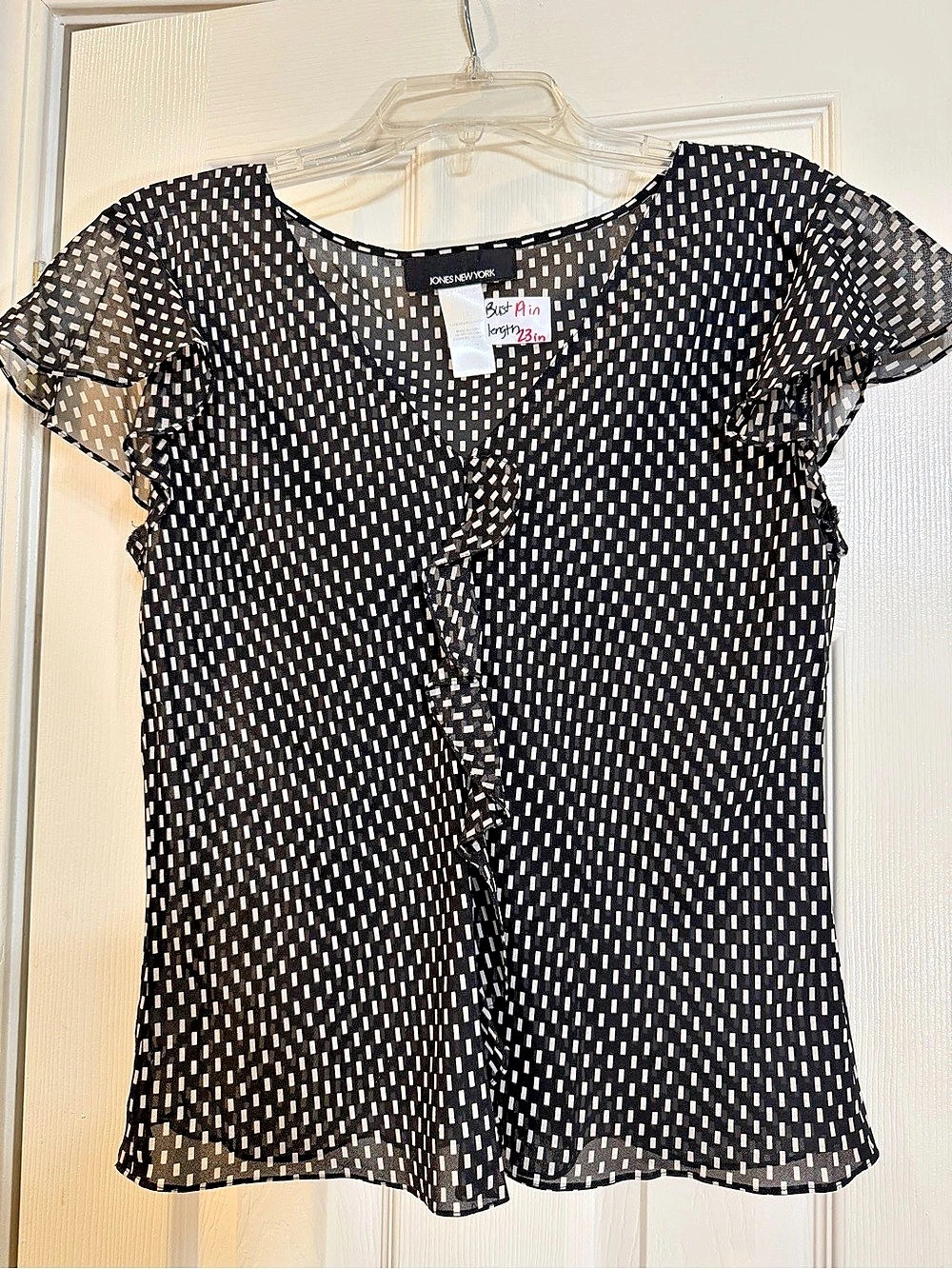 Jones New York Geometric Short Sleeve Blouse in Black & White